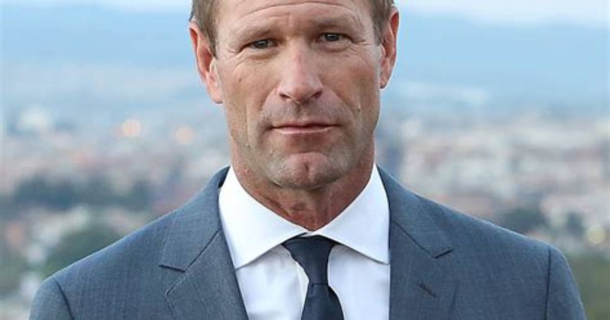 Aaron Eckhart's Mysterious Love Life: Who's the Actress He's Dating?