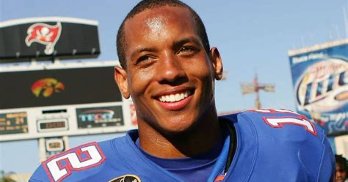 Chris Leak ·