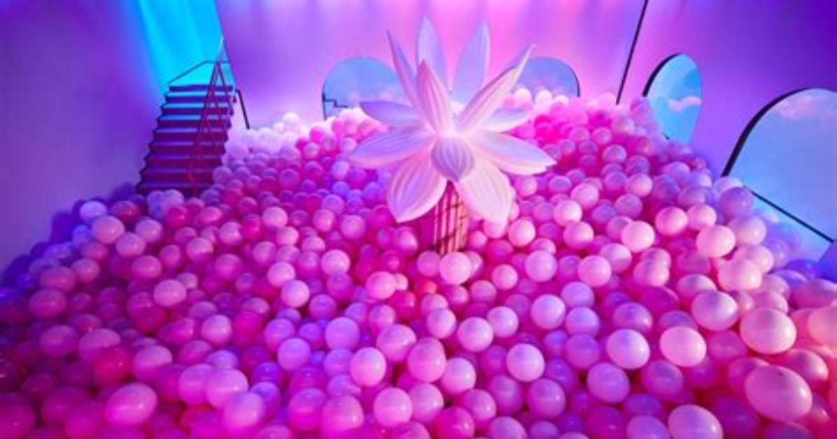 Dive into the Quirky Bubble House of Patrick Star: an Underwater Adventure