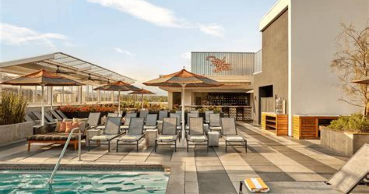 Exploring the Luxurious Experience at Kimpton Rowan