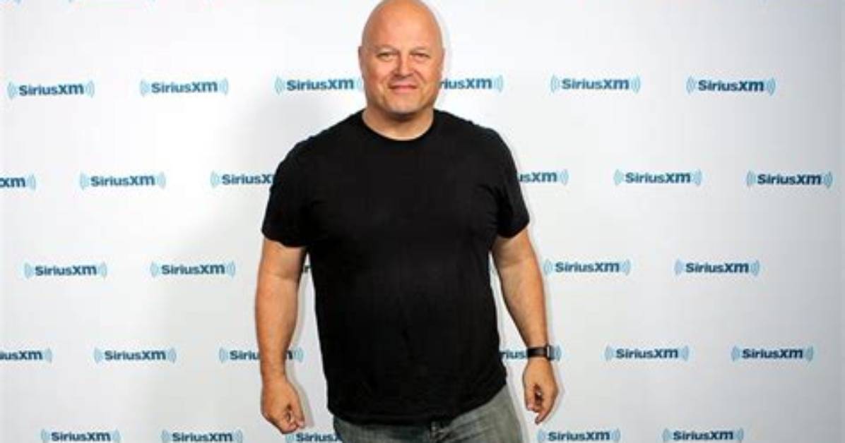 How Tall Is Michael Chiklis? - Height Statistics Revealed