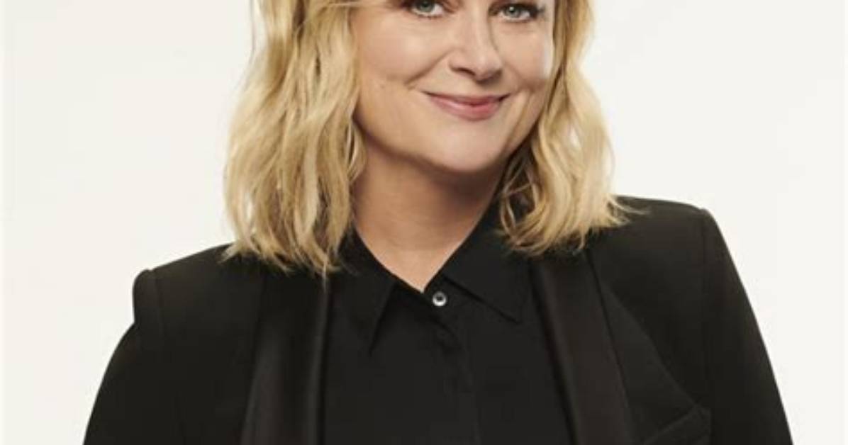 Is Amy Poehler Gay? Age, Height, Net Worth