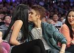 Justin Bieber and Selena Gomez Kiss on Valentine's Day Date
