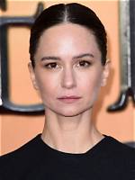 Katherine Waterston's Spouse: Exploring Her Marital Status