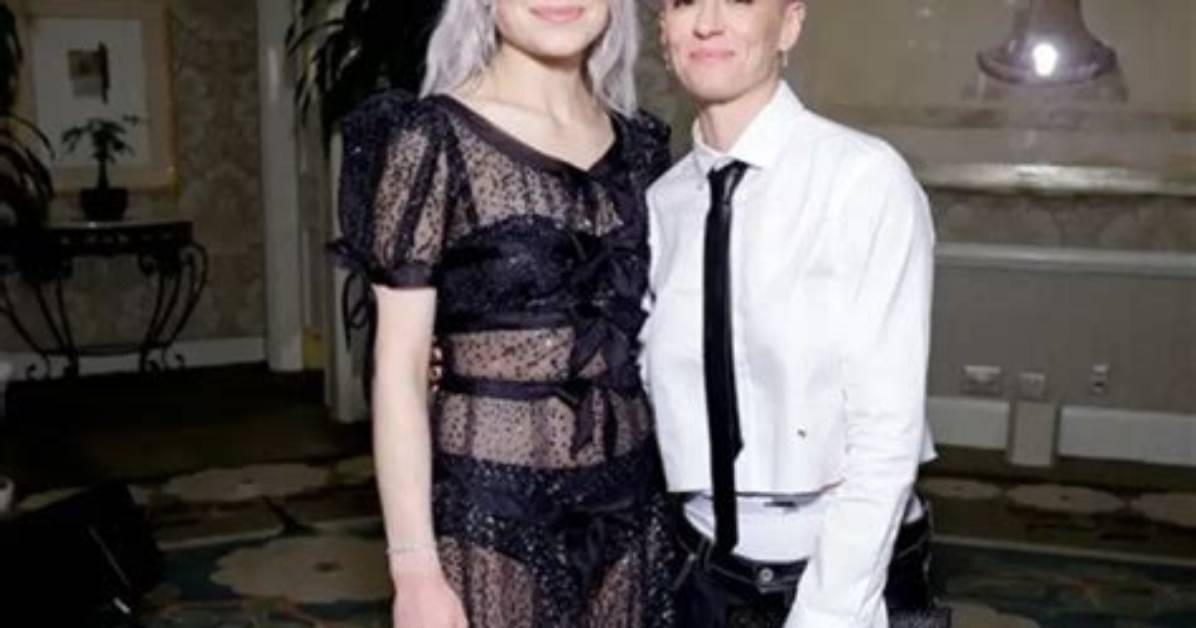 Know the Captivating Eye Color of Phoebe Bridgers