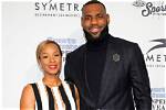 Lebron James Leaves Flirty Comment on Wife Savannahs Instagram Photo Hollywood Life ·