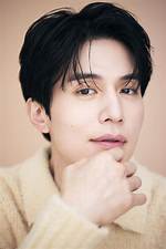 Lee Dong Wook's Dating Life: a Closer Look