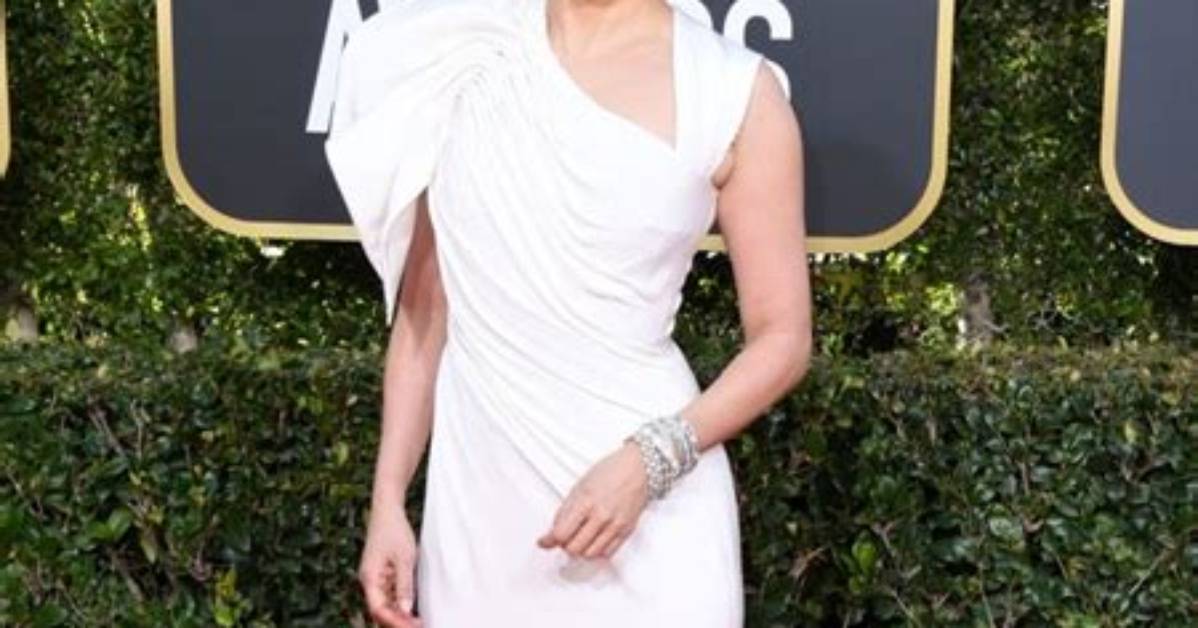 Sandra Oh's Height: the Measurements of a Talented Star