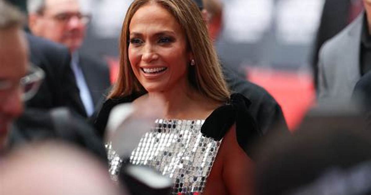 Unveiling the Confidence Revolution: Jennifer Lopez's Makeup-Free Journey