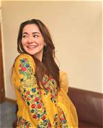 Unveiling the Enigma: Hania Amir Height in Feet